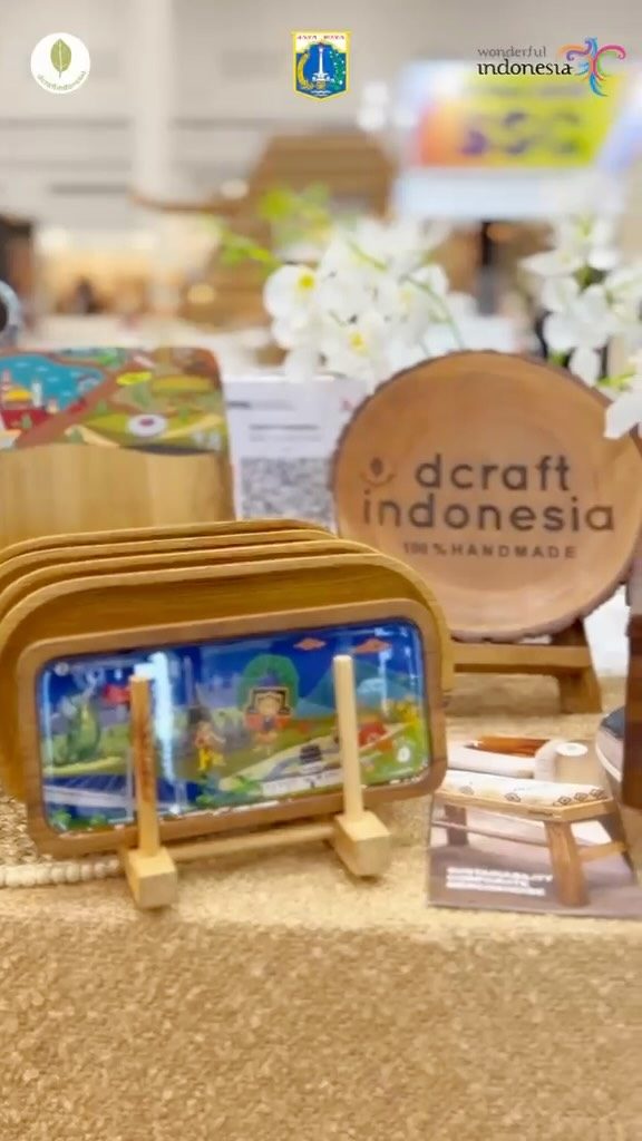 Home decor lovers, this one’s for you! Drop by IFFINA at NICE PIK 2 today.✨ #woodencraft #homedecor #dcraft_indonesia #...